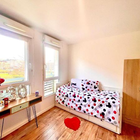 5 Min From Disneyland Cozy Retreat Apartment Montevrain Luaran gambar