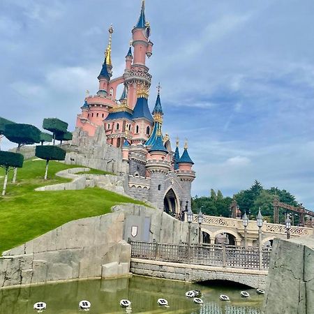 5 Min From Disneyland Cozy Retreat Apartment Montevrain Luaran gambar