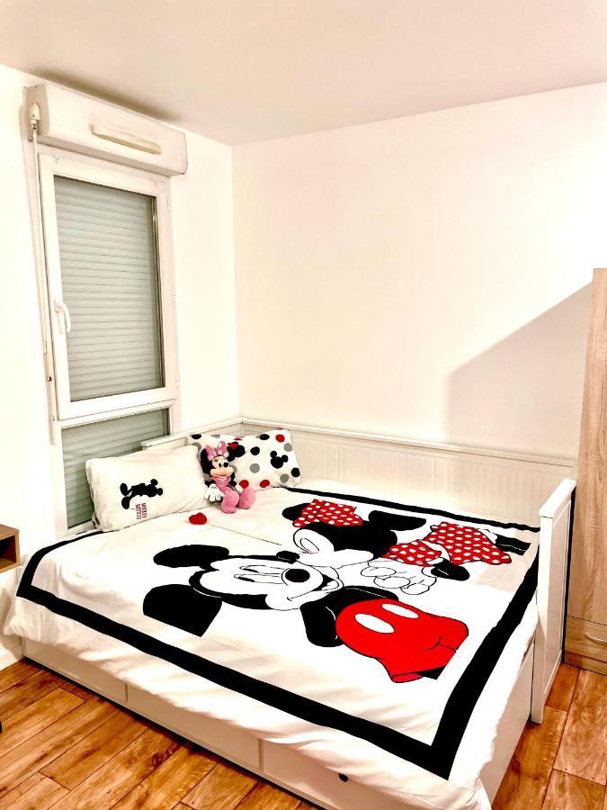 5 Min From Disneyland Cozy Retreat Apartment Montevrain Luaran gambar