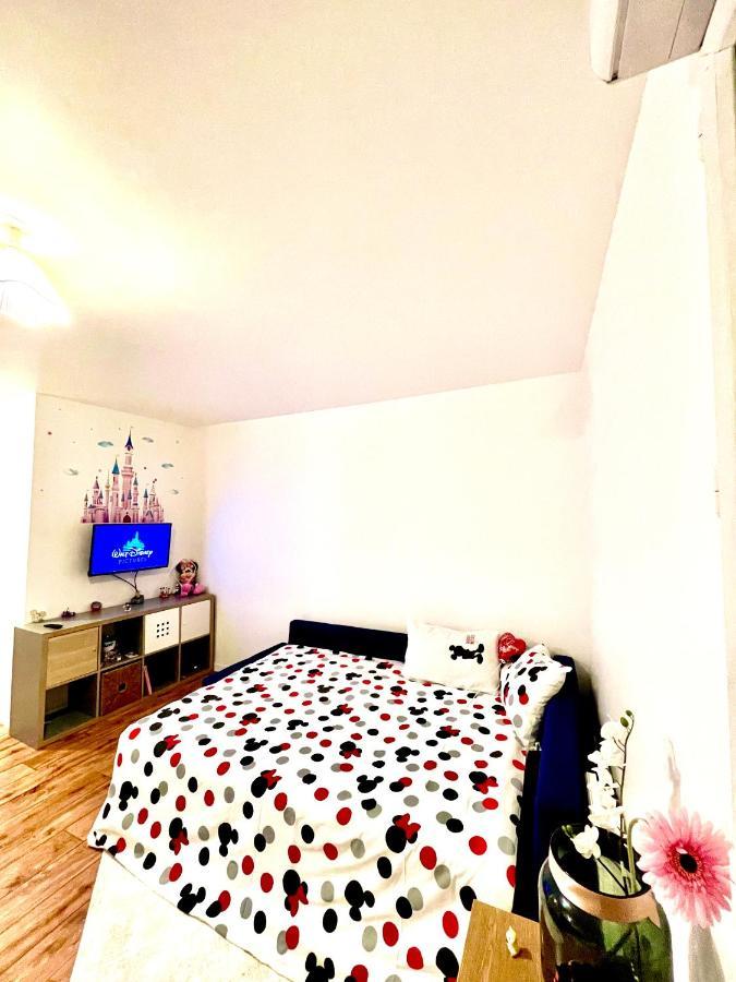 5 Min From Disneyland Cozy Retreat Apartment Montevrain Luaran gambar