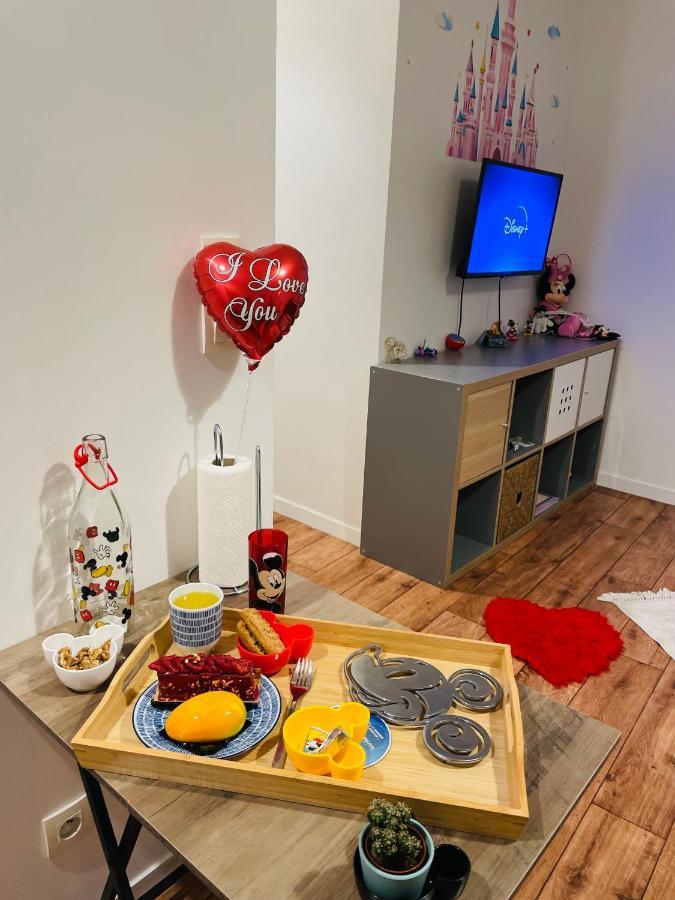 5 Min From Disneyland Cozy Retreat Apartment Montevrain Luaran gambar