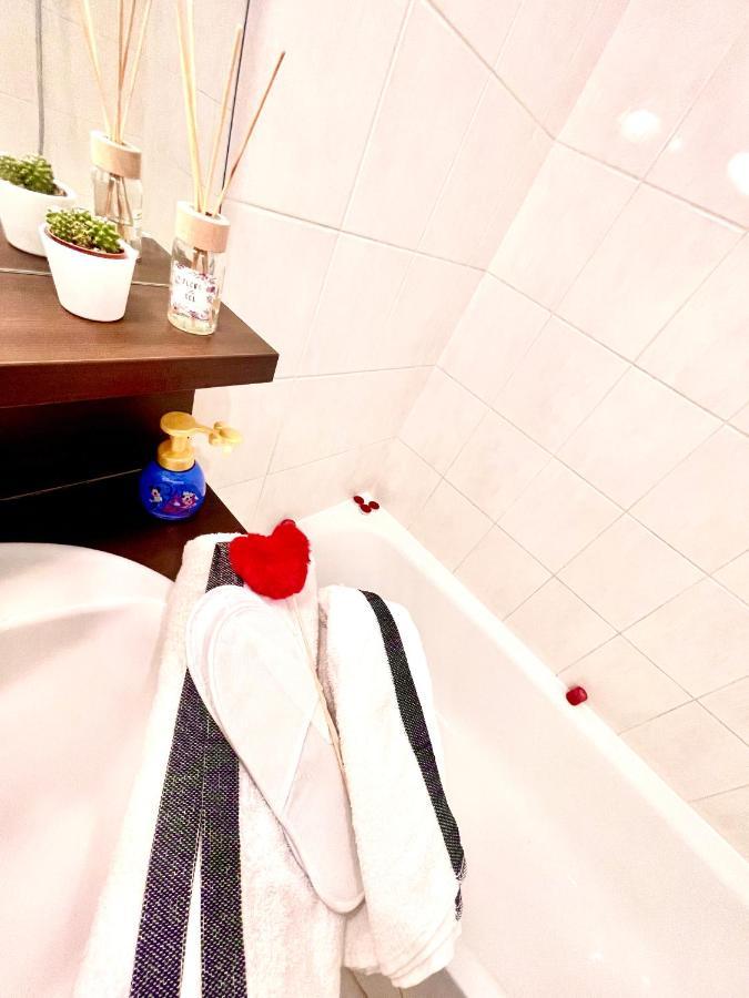 5 Min From Disneyland Cozy Retreat Apartment Montevrain Luaran gambar