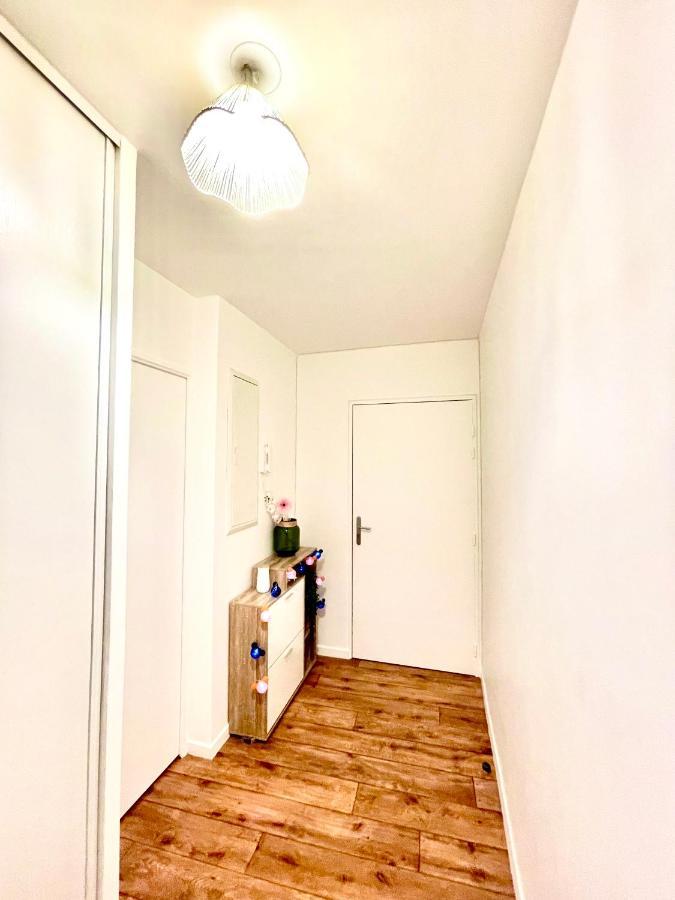5 Min From Disneyland Cozy Retreat Apartment Montevrain Luaran gambar