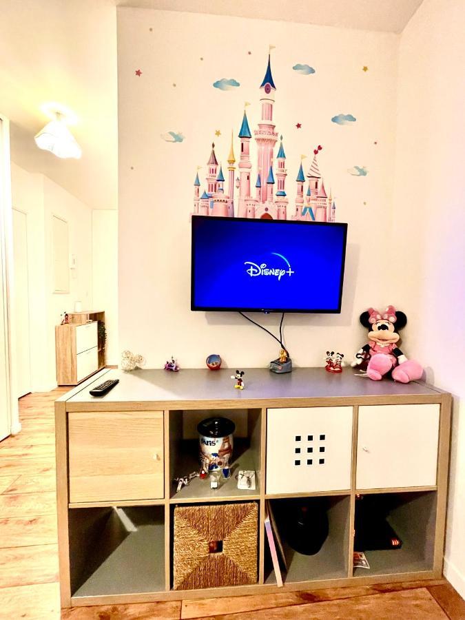 5 Min From Disneyland Cozy Retreat Apartment Montevrain Luaran gambar